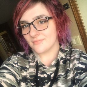 Meet your Posher, Deanna